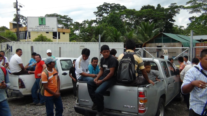 CON VEHICULOS TIENEN BLOQUEADA A LA DOI