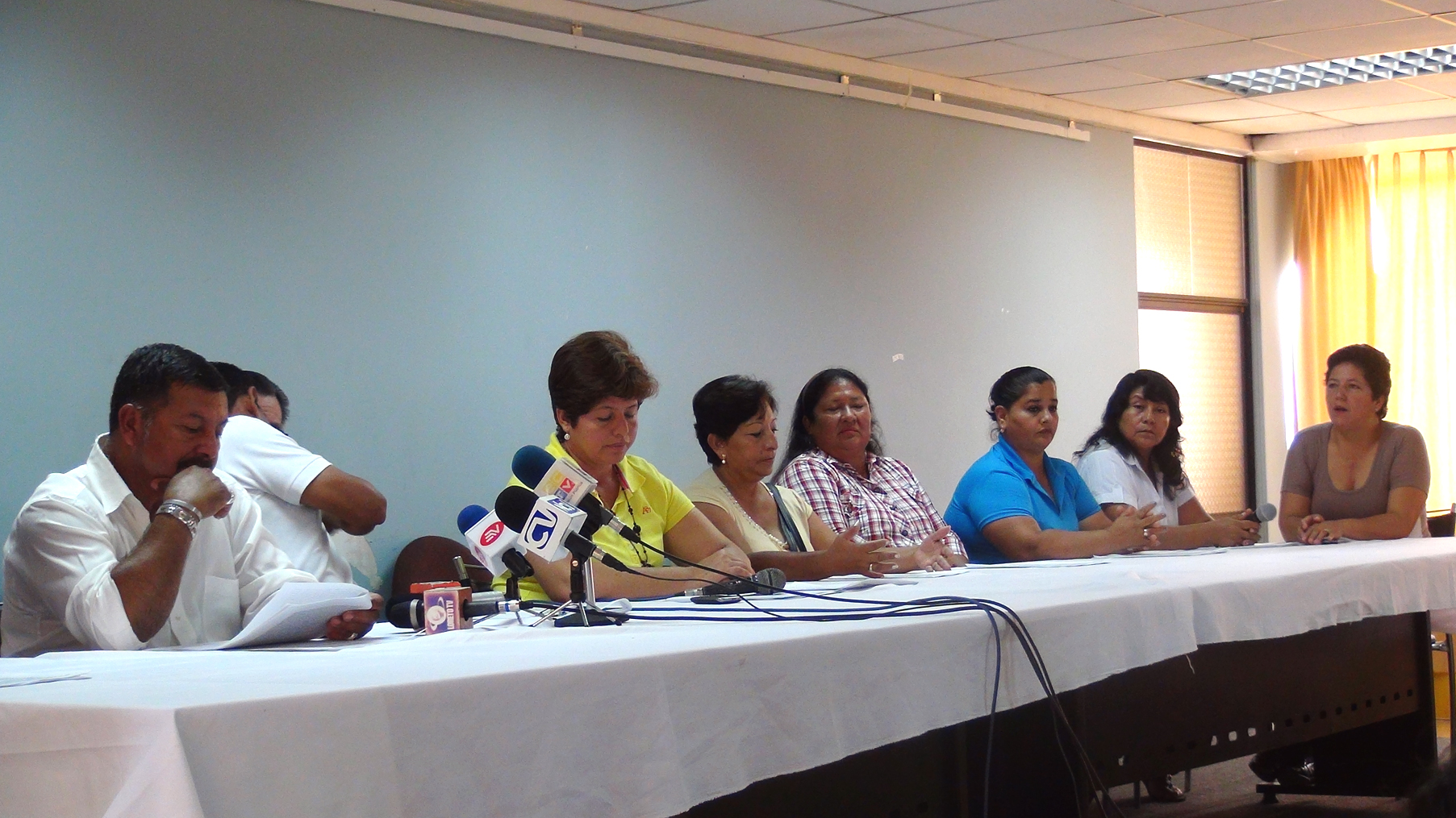 ANITA Y PRESIDENTES BARRIALES TEMA OCP