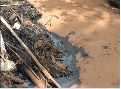 Derrame de petróleo en el km. 53 vía al Auca