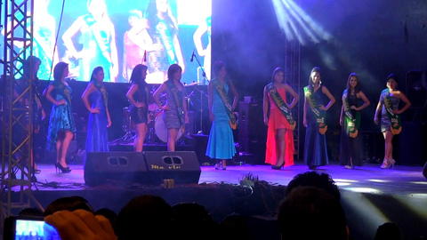 Las fiestas de cantonización arrancaron con la presentación de las candidatas