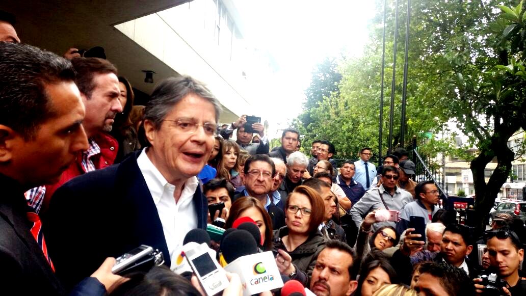 Lasso compareció por el caso CEDATOS