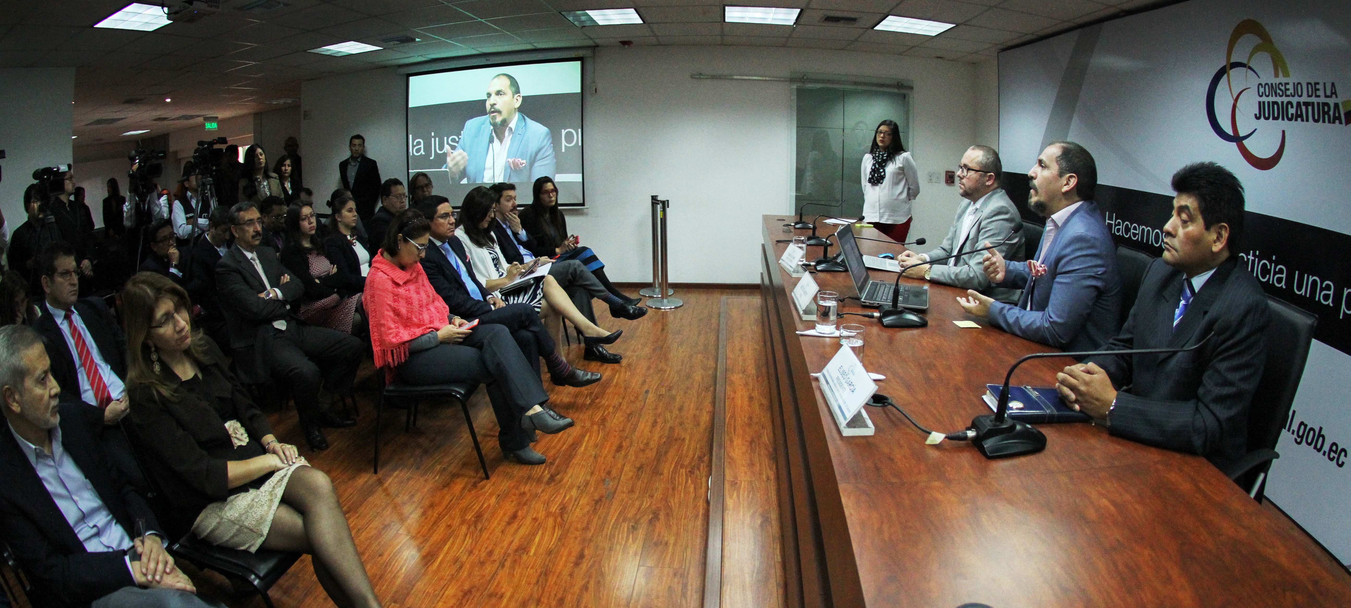 Inicia concurso público para llenar vacantes administrativas en el Consejo de la Judicatura