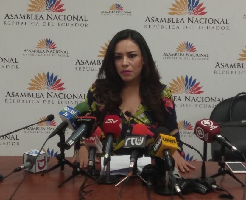 Asambleista Jeannine CRUZ, presenta proyecto de Ley Orgánica de Comunicación, fin de garantizar  derechos de periodistas.