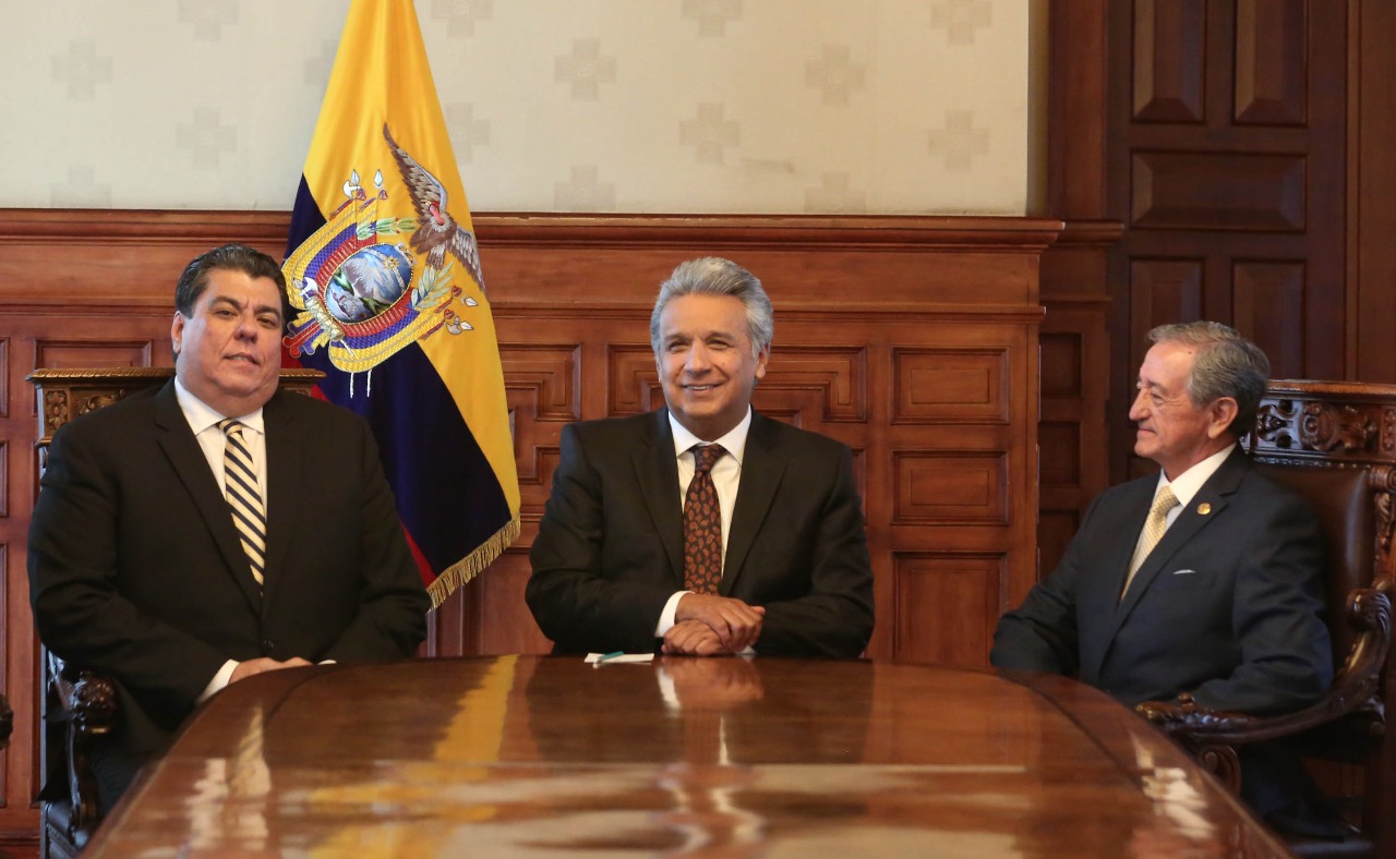 REUNIÓN ENTRE PRESIDENTE LENIN MORENO Y NUEVOS MINISTROS DE DEFENSA Y DEL INTERIOR
