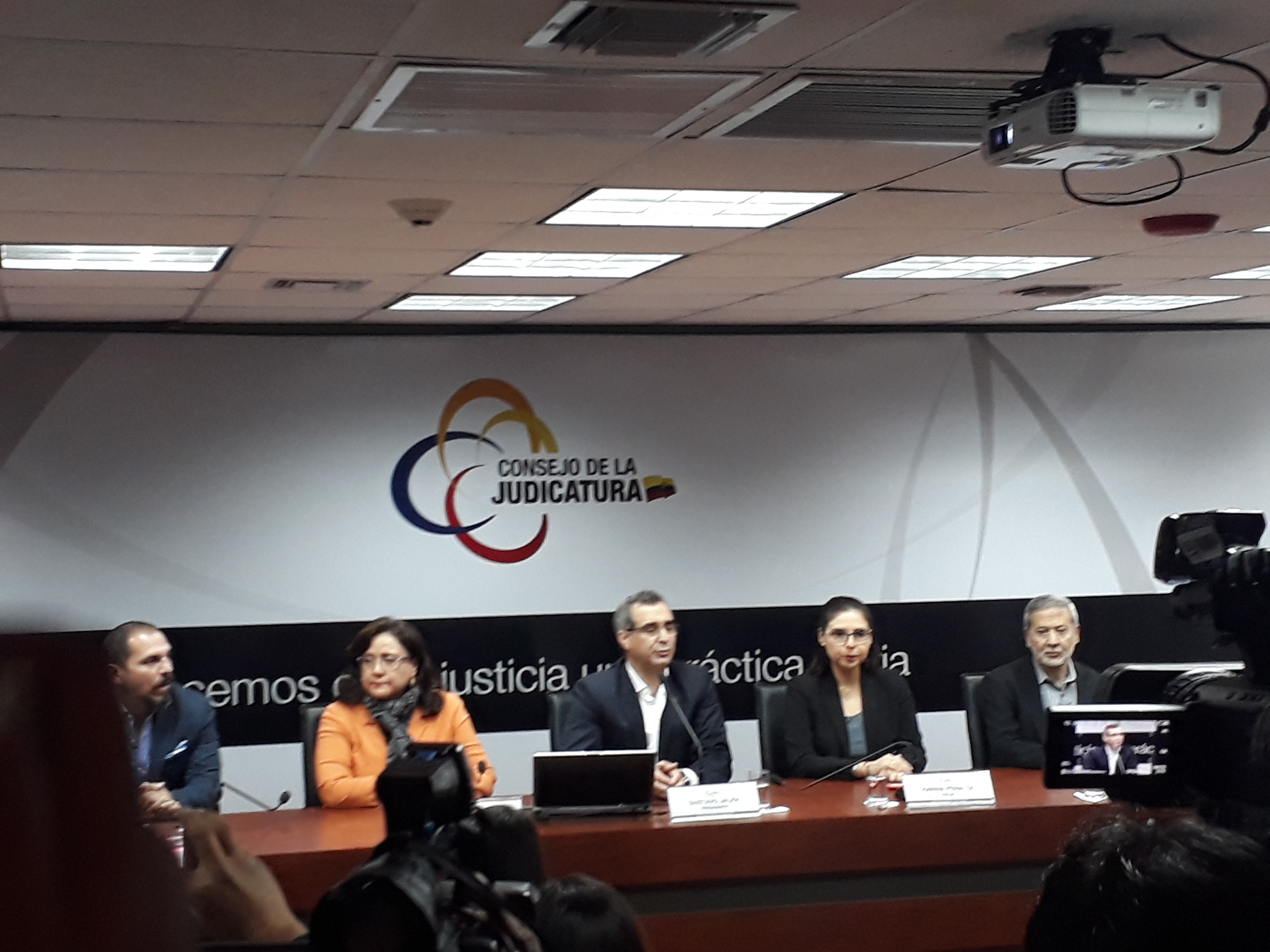 Gustavo Jalkh y vocales de la Judicatura, abandonan pleno del Consejo de Participación Ciudadana y Control Social Transitorio Cpccs-t.