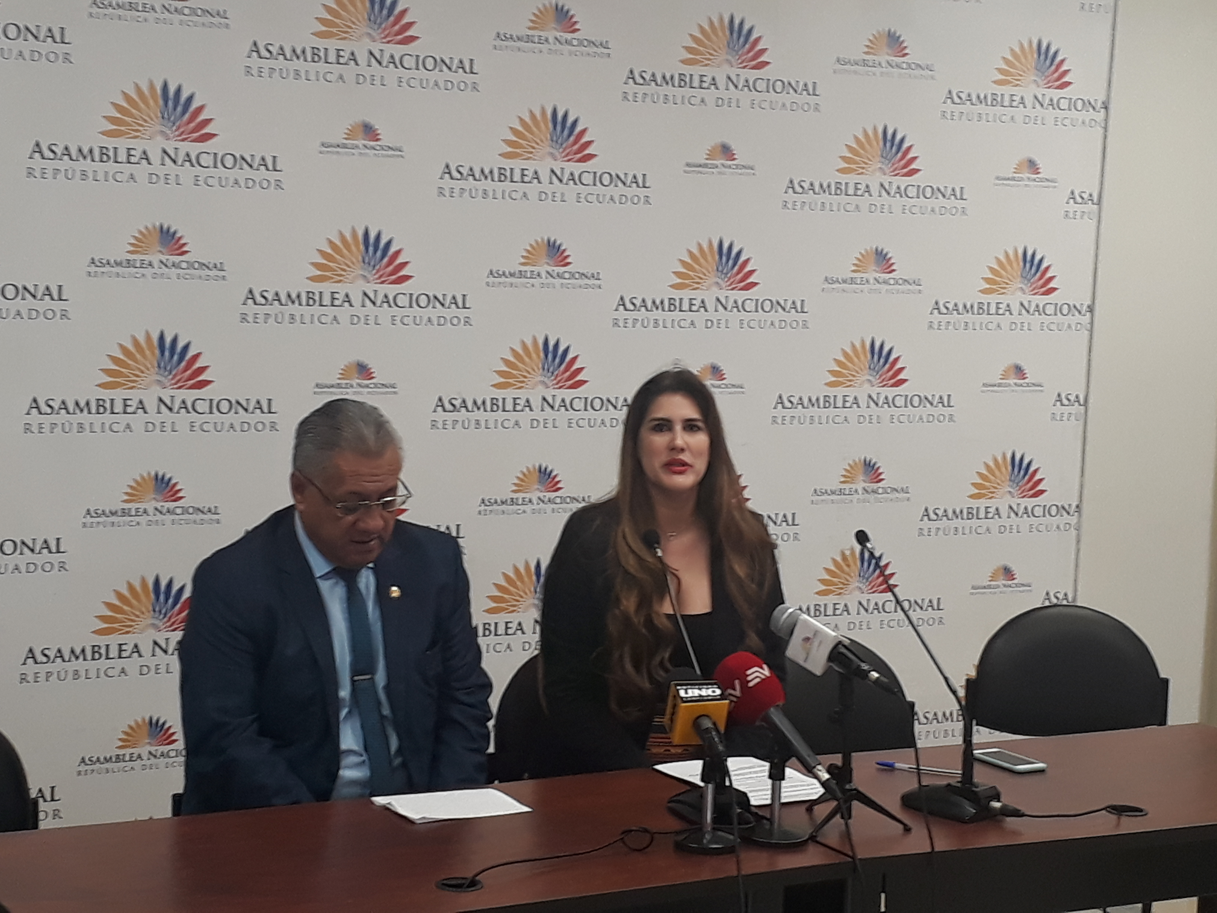 Legisladores piden se tramite pedido de juicio político en contra de María Fernanda Espinoza