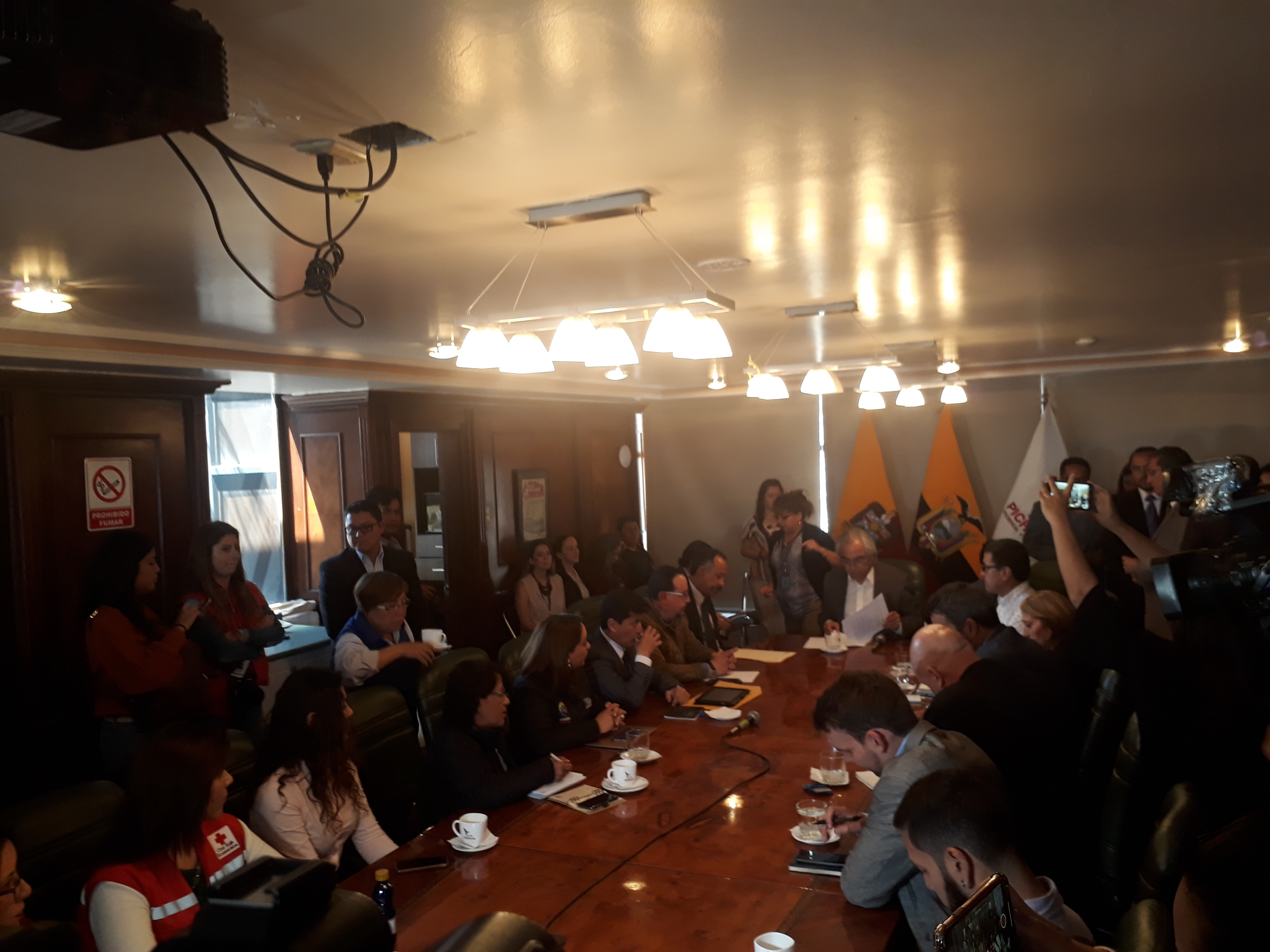 Gobierno Provincial de Pichincha y Municipio de Quito activan mesa de movilidad para atender a ciudadanos venezolanos