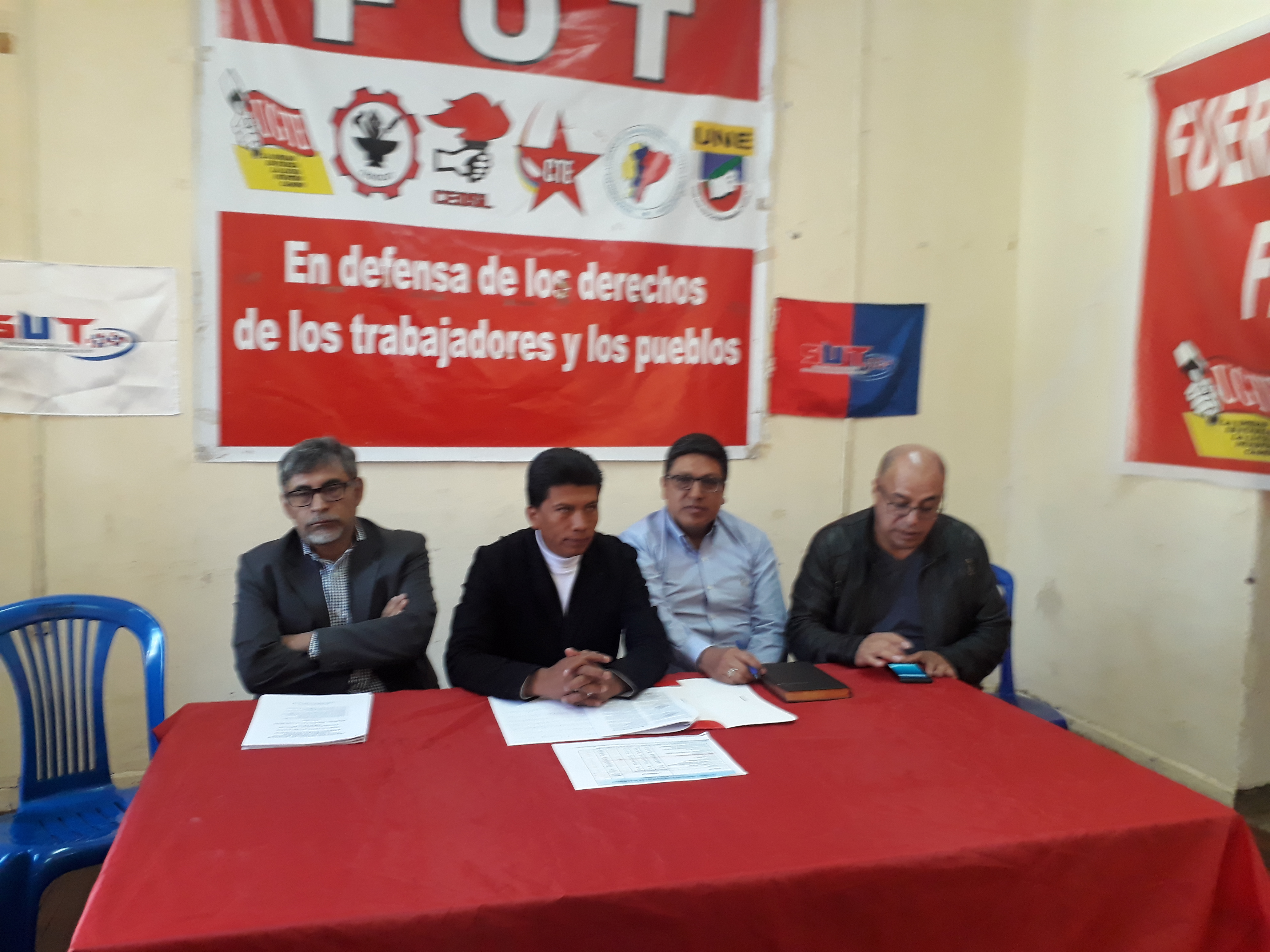 Inician movilizaciones por alza del combustible.