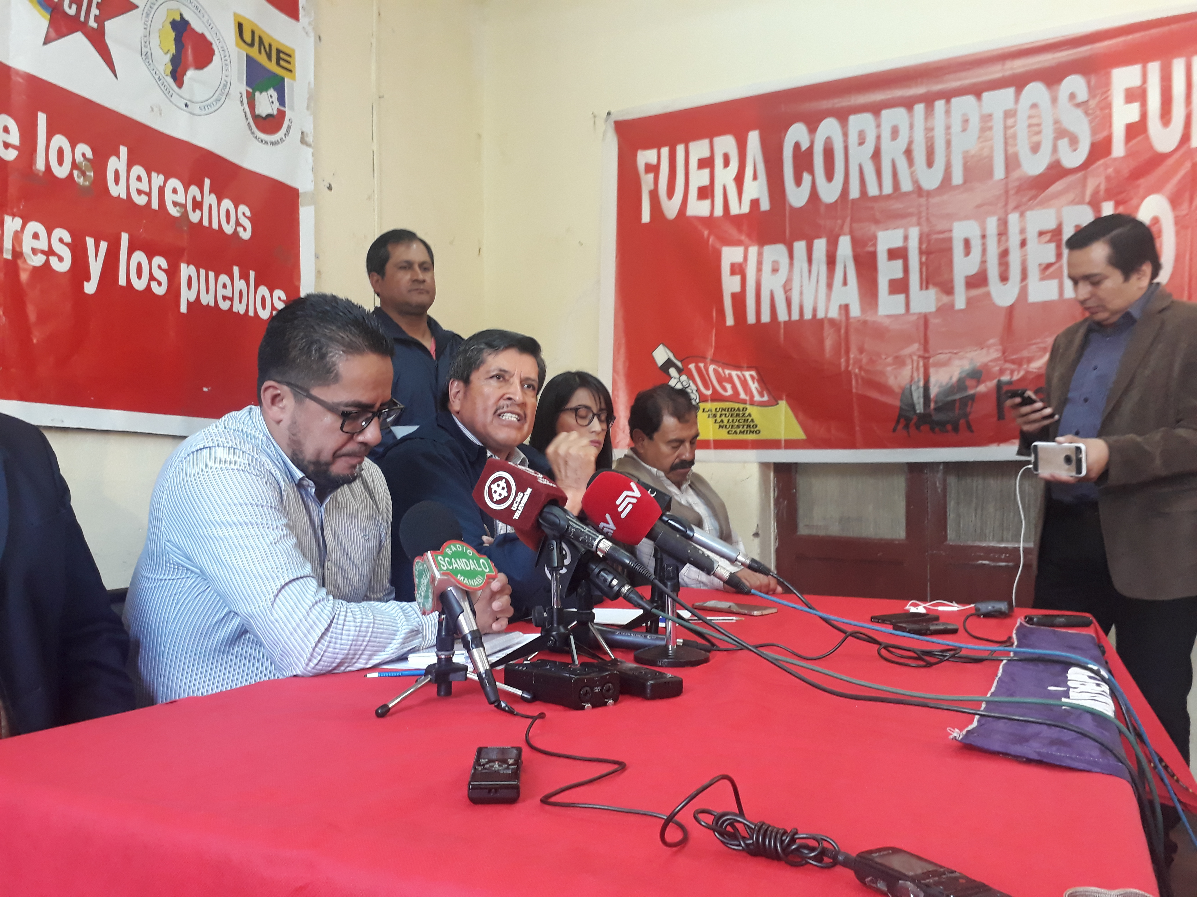 Frente Unitario de Trabajadores dio a conocer su posición y acciones frente a despidos de trabajadores públicos