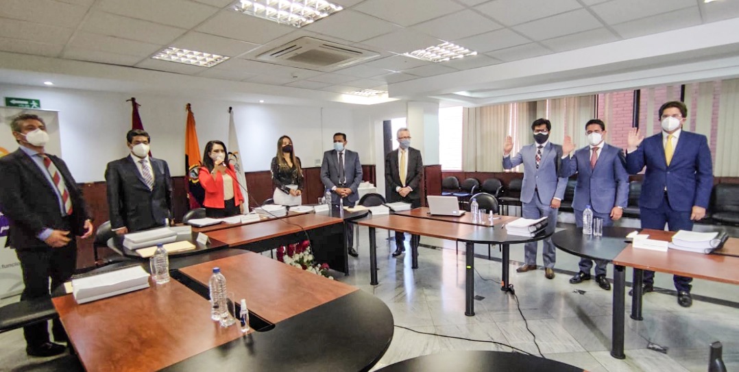 La Judicatura posesionó a Comité de Catedráticos que apoyará en el concurso para la selección de juezas y jueces de la CNJ y recibió el informe de verificación de méritos de postulantes