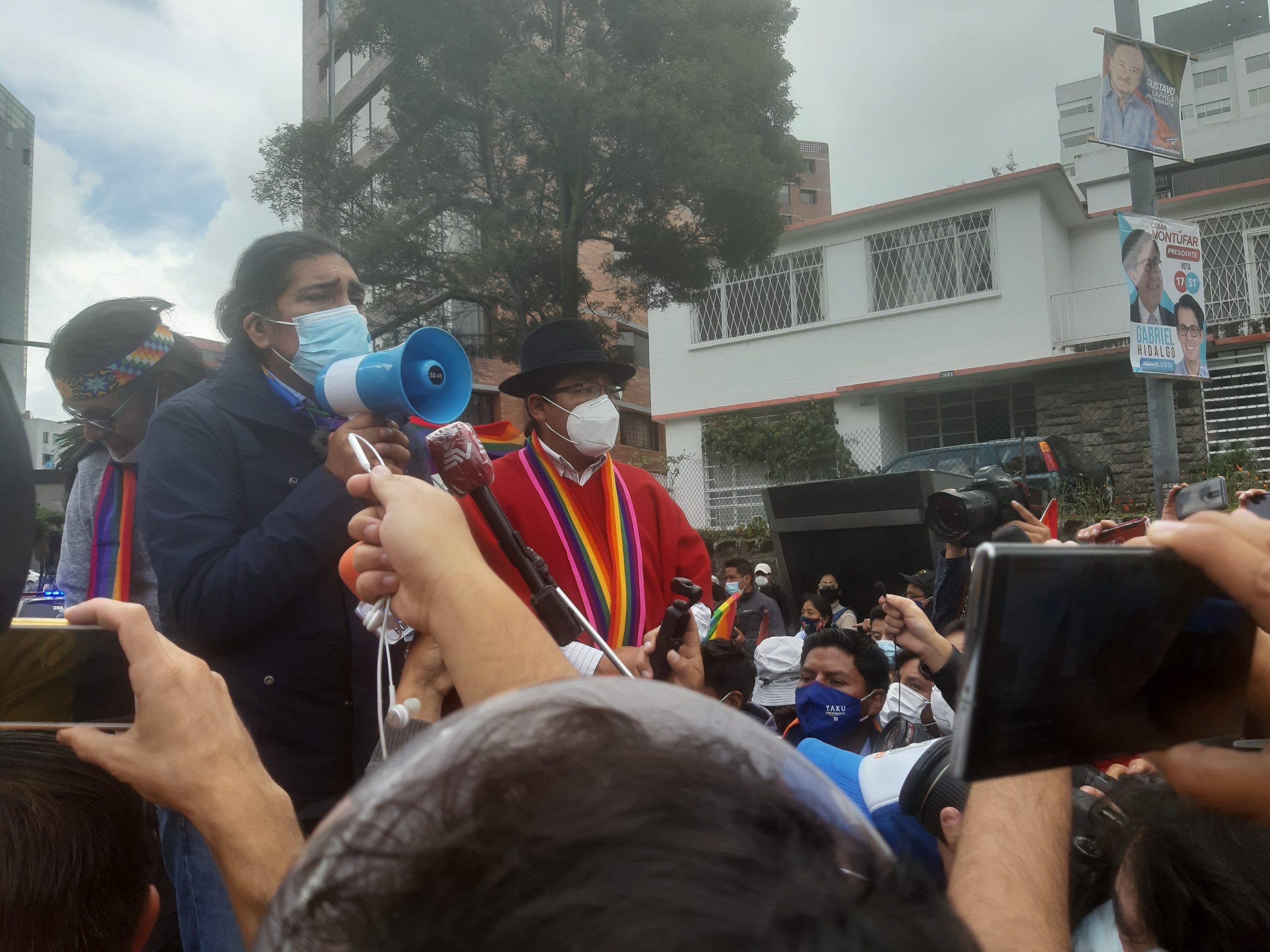 REUNION ENTRE CANDIDATOS QUE BUSCAN LLEGAR A LA SEGUNDA VUELTA.