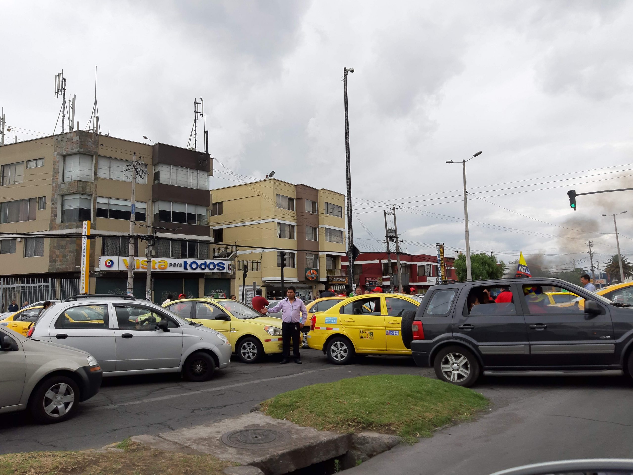 Gremios del transporte público rechazan incremento del precio de combustibles