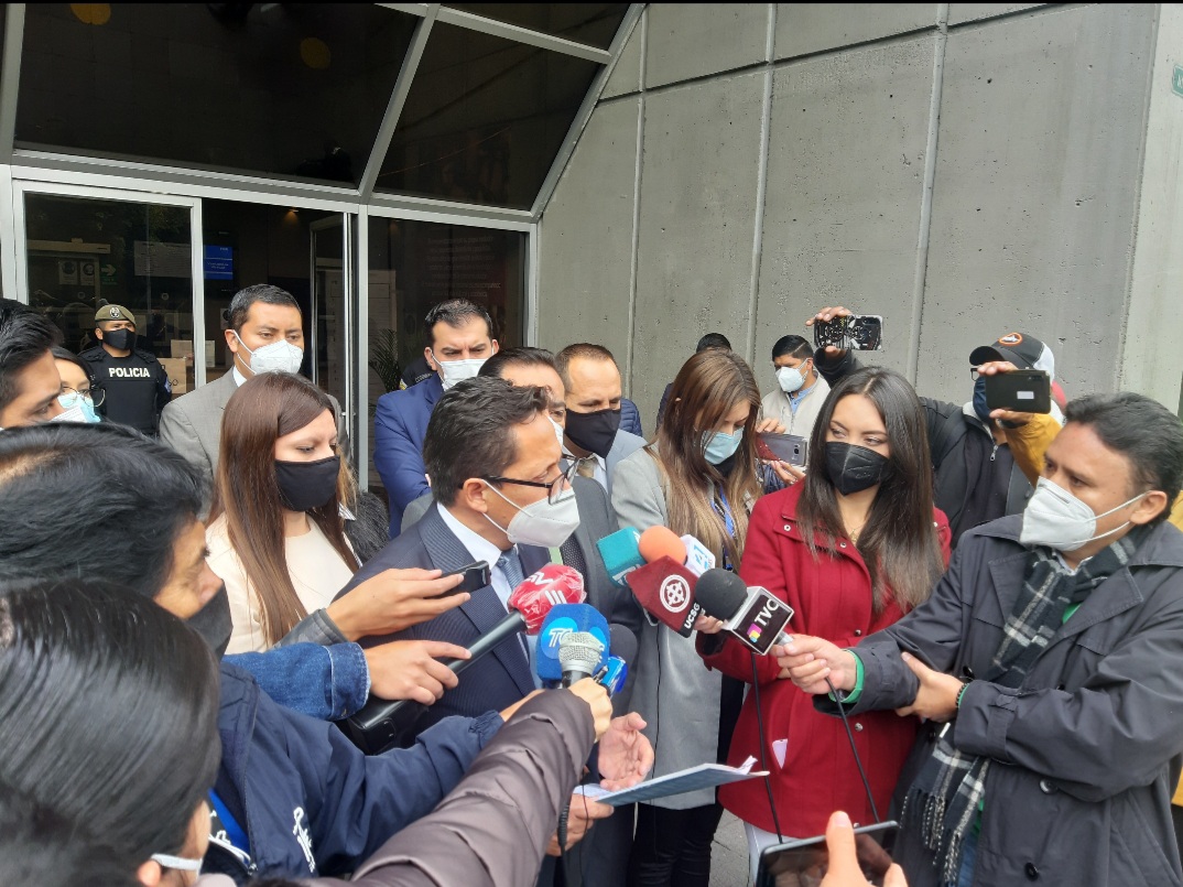 Defensoría del Pueblo presenta denuncia contra Lenín Moreno y ministros de Estado
