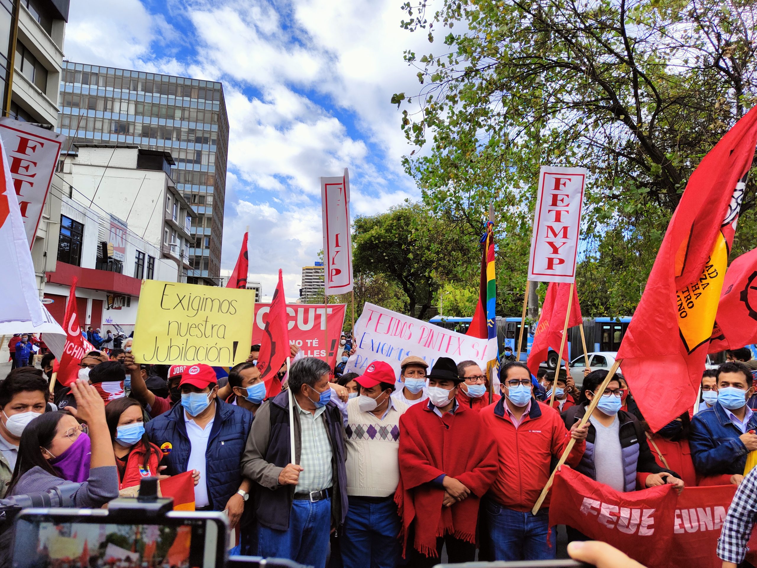 Organizaciones sociales se movilizan en contra de las políticas del Gobierno