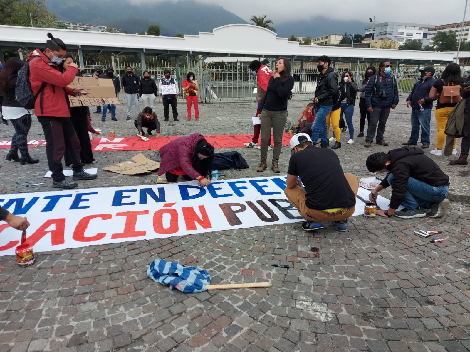 Docentes y estudiantes rechazan recorte presupuestario para universidades